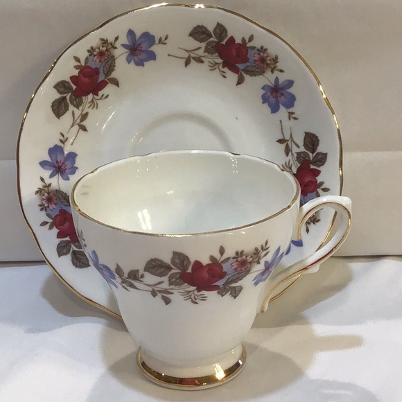 Royal Sutherland floral teacup & saucer bone China - Picture 2 of 5